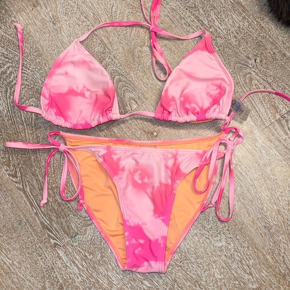 H2OH Tie-Dye Bikini Top with bottoms large top small bottoms - Picture 1 of 3